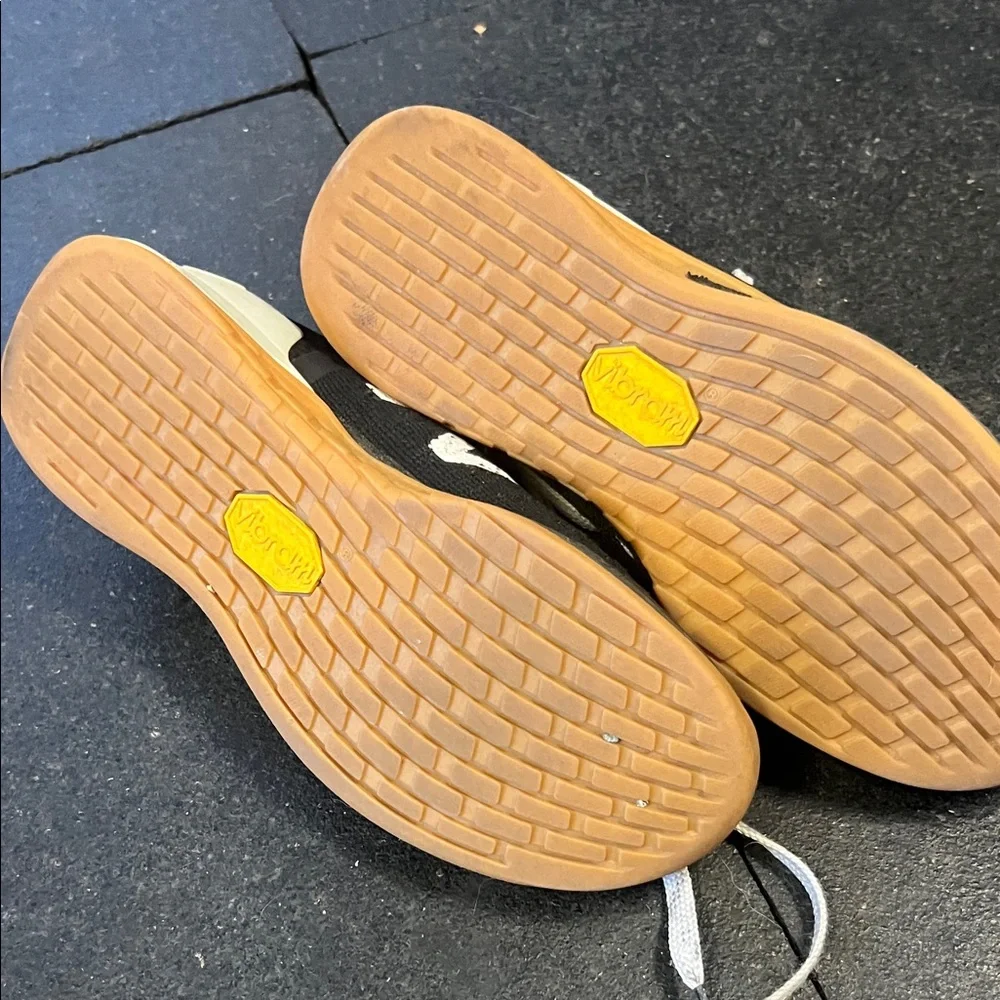 New Balance Black and White Minimus Shoes Gum Vibram soles! - Picture 6 of 9